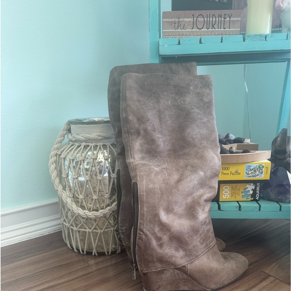 Light brown/taupe leather boots w wedge. Worn 2x’s. Sz 10. They are too big. - Picture 7 of 10